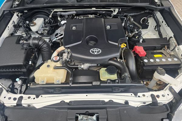 2020-Toyota-Hilux-EXTENDED-CAB-RAISED-BODY-SRX-MANUAL image:8