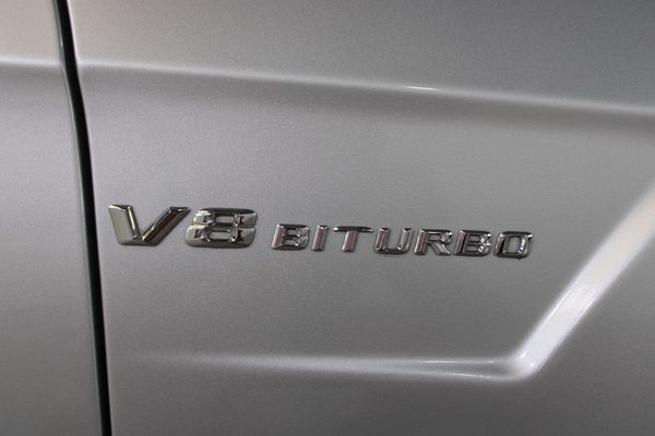 2015-Mercedes-AMG-E-Class-E63-AMG-Sport-V8-Bi-Turbo-Carbon-Edition-7-Speed image:39