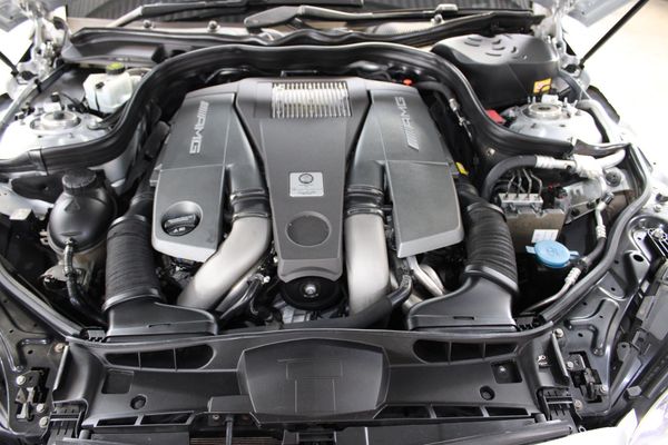 2015-Mercedes-AMG-E-Class-E63-AMG-Sport-V8-Bi-Turbo-Carbon-Edition-7-Speed image:40