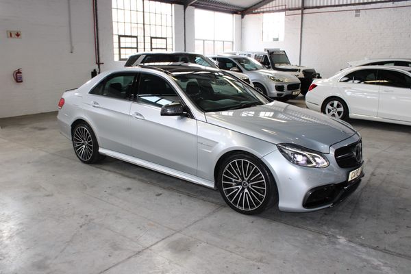 2015-Mercedes-AMG-E-Class-E63-AMG-Sport-V8-Bi-Turbo-Carbon-Edition-7-Speed image:4