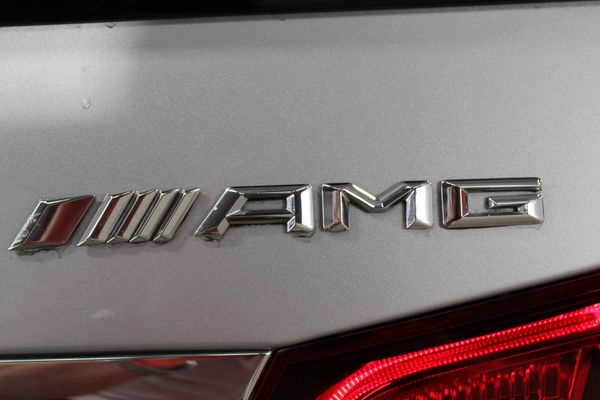 2015-Mercedes-AMG-E-Class-E63-AMG-Sport-V8-Bi-Turbo-Carbon-Edition-7-Speed image:53