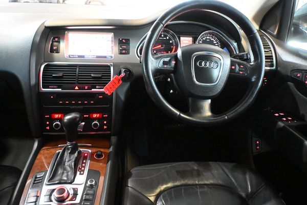 2006-Audi-Q7-Quattro-42-V8-FSi-S-Line-6-Speed-Auto-7-Seater image:11