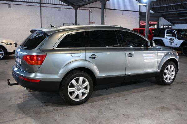 2006-Audi-Q7-Quattro-42-V8-FSi-S-Line-6-Speed-Auto-7-Seater image:3