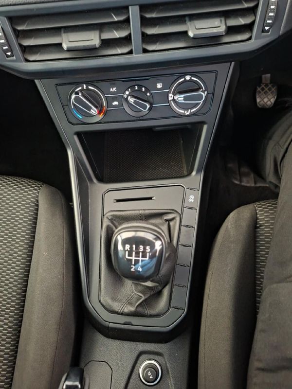 2024-Volkswagen-Polo-10-TSI image:10