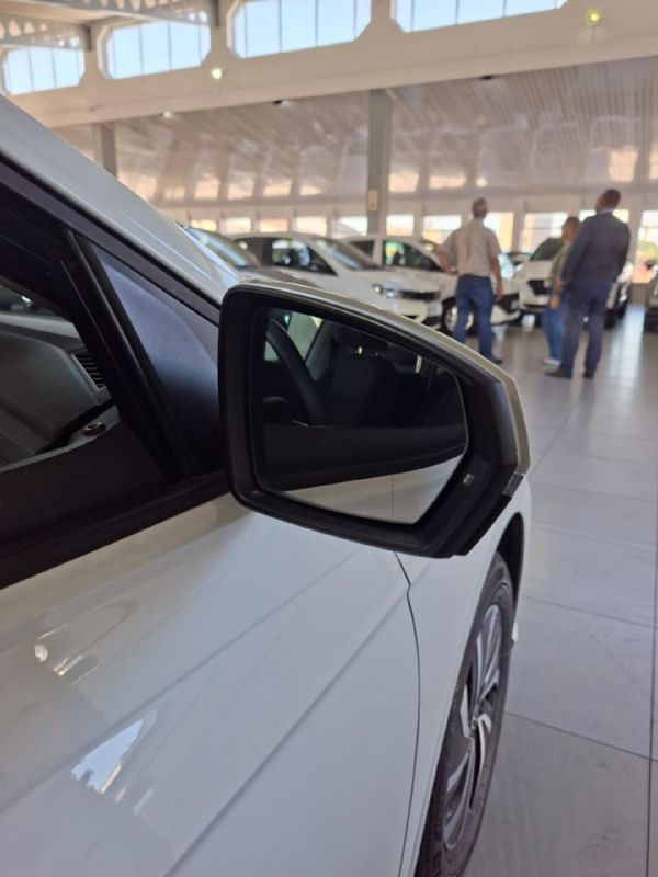 2024-Volkswagen-Polo-10-TSI image:3