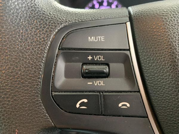 2019-Hyundai-i20-12-Motion image:16