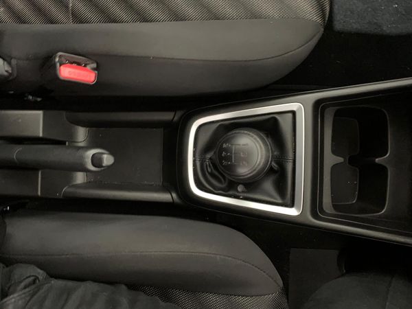 2025-Suzuki-Swift-12-GL image:9