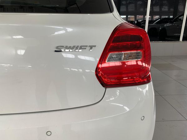 2025-Suzuki-Swift-12-GL image:3