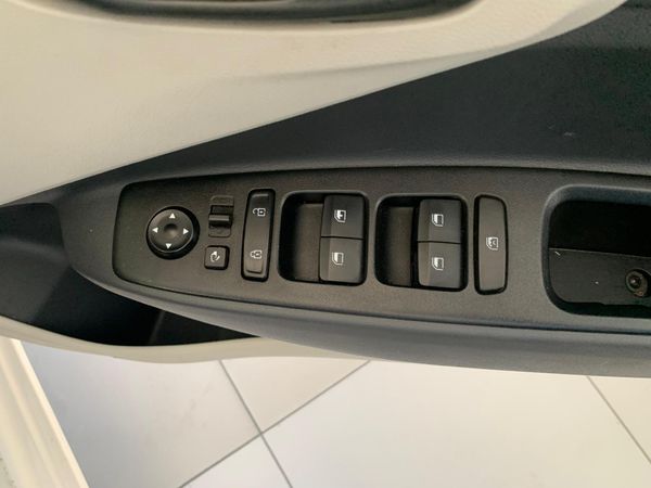 2024-Hyundai-Grand-i10-12-Fluid-Sedan image:12