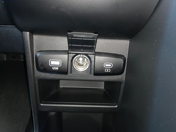 2022-Hyundai-Staria-22d-Executive-Auto-11-Seat image:18