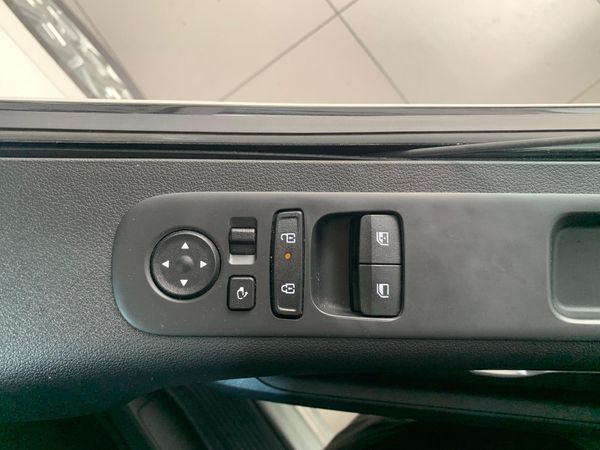 2022-Hyundai-Staria-22d-Executive-Auto-11-Seat image:26
