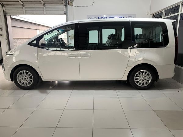 2022-Hyundai-Staria-22d-Executive-Auto-11-Seat image:5