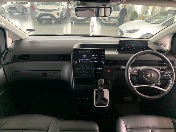 2022-Hyundai-Staria-22d-Executive-Auto-11-Seat image:8