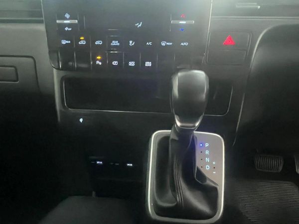 2026-Hyundai-Staria-22d-Executive-Auto image:11