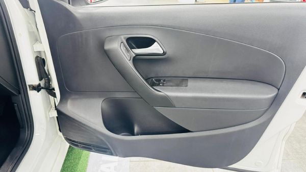 2024-Volkswagen-Polo-Vivo-16-Comfortline-Auto-5-dr image:12