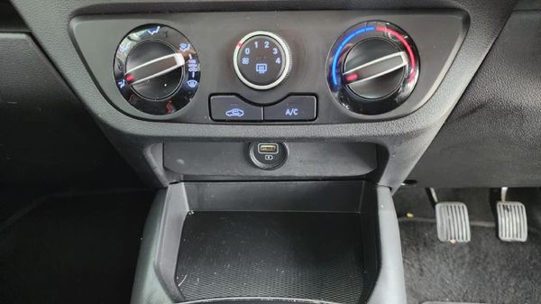 2022-Hyundai-Grand-i10-12-Fluid-Auto image:15