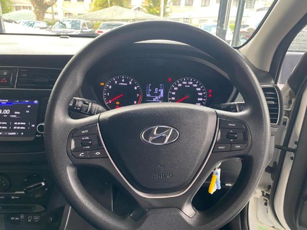 2018-Hyundai-i20-12-Motion image:13