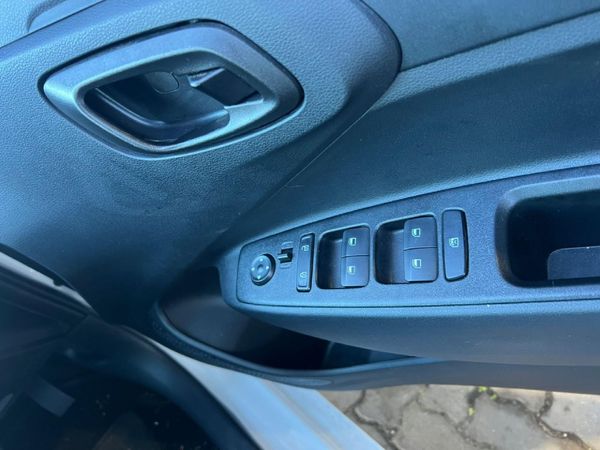 2024-Hyundai-Grand-i10-12-Motion-Auto image:8