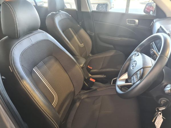 2023-Hyundai-Venue-10-TGDI-Fluid image:10