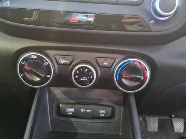 2023-Hyundai-Venue-10-TGDI-Fluid image:14