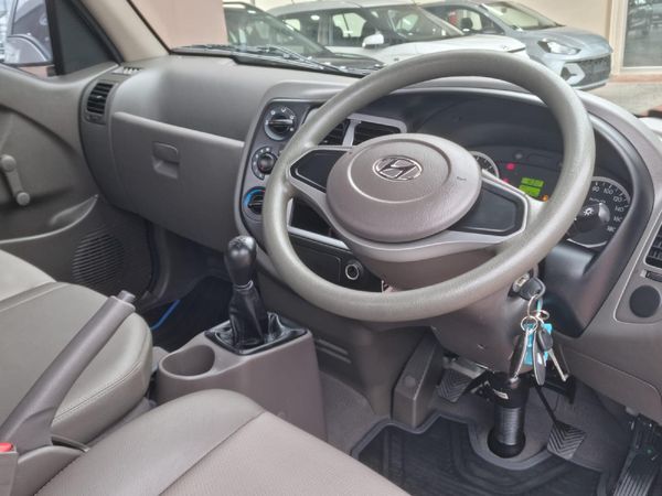 2026-Hyundai-H100-Bakkie-26D-Dropside image:1