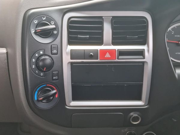 2026-Hyundai-H100-Bakkie-26D-Dropside image:8