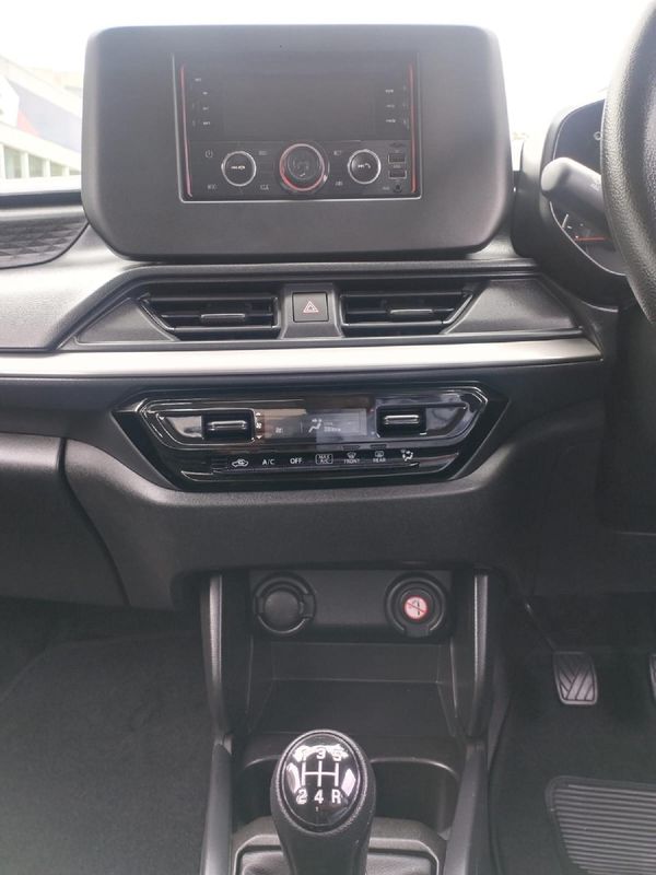 2025-Suzuki-Swift-12-GL image:3