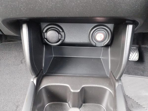 2025-Suzuki-Swift-12-GL image:7