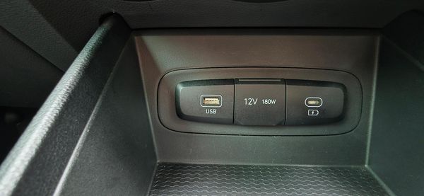 2023-Hyundai-Venue-12-Motion image:1