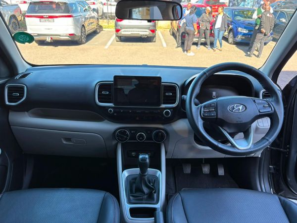 2023-Hyundai-Venue-12-Motion image:15