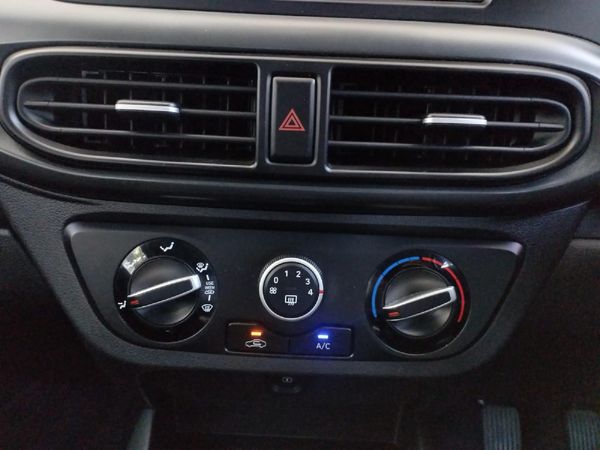 2023-Hyundai-Grand-i10-12-Fluid image:1