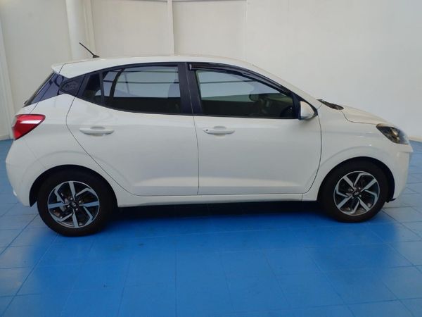 2023-Hyundai-Grand-i10-12-Fluid image:2