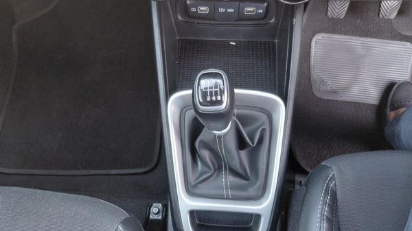 2022-Hyundai-Venue-10-TGDI-Fluid image:13