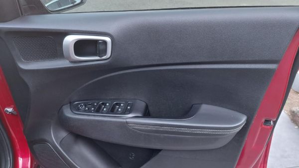 2022-Hyundai-Venue-10-TGDI-Fluid image:19