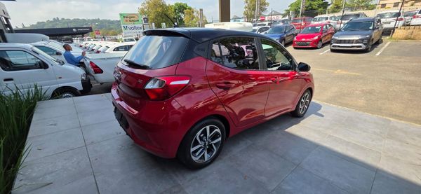2023-Hyundai-Grand-i10-12-Fluid image:3