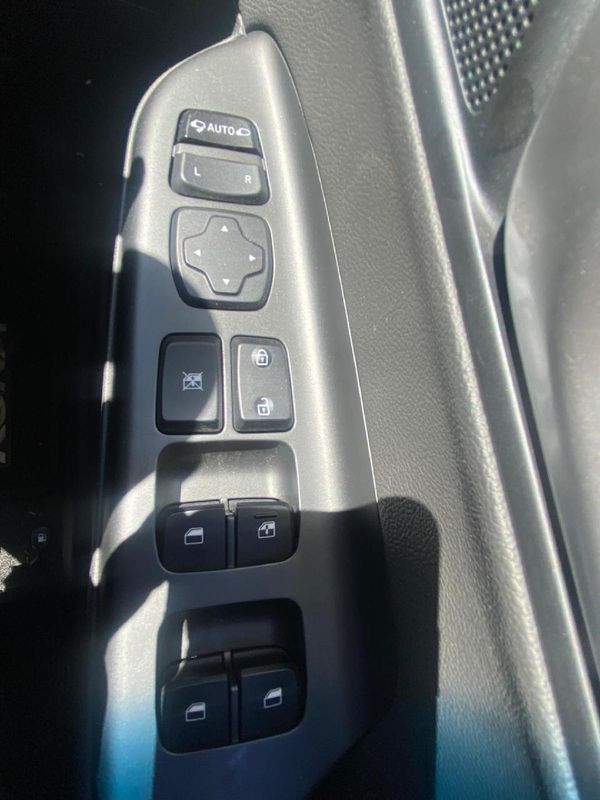 2023-Hyundai-Kona-20-Executive-IVT image:7