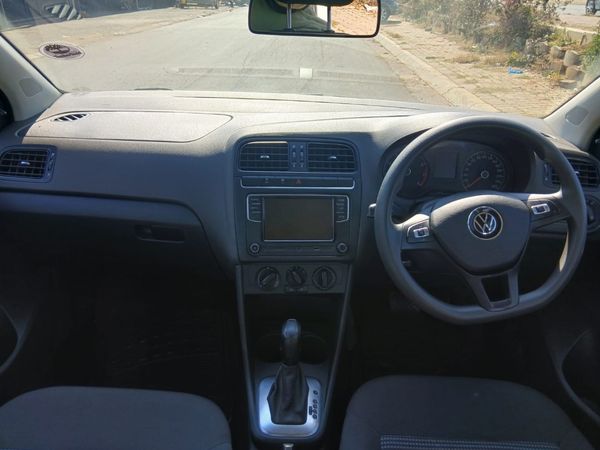 2021-Volkswagen-Polo-Vivo-16-Comfortline-Auto image:6