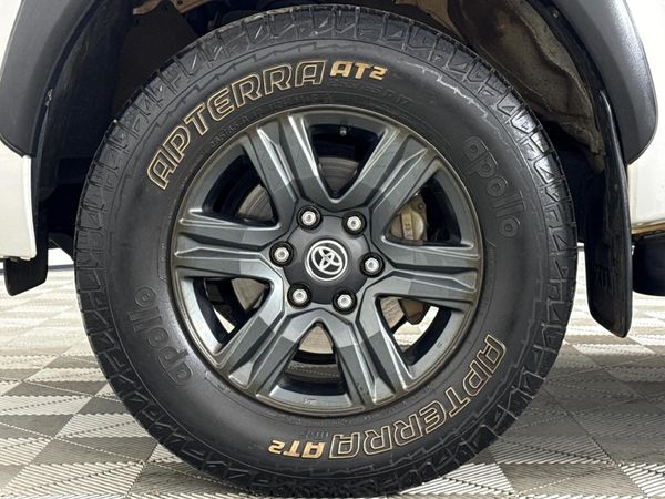 2023-Toyota-Hilux-24-GD-6-Raider-4x4-Auto-Double-Cab image:4