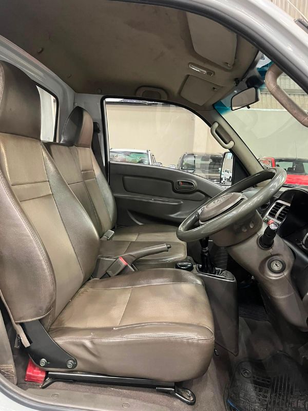 2022-Hyundai-H100-Bakkie-26D-Dropside image:9