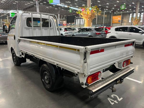2022-Hyundai-H100-Bakkie-26D-Dropside image:4