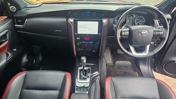 2025-Toyota-Fortuner-28-GD-6-4x4-VX-Auto image:10