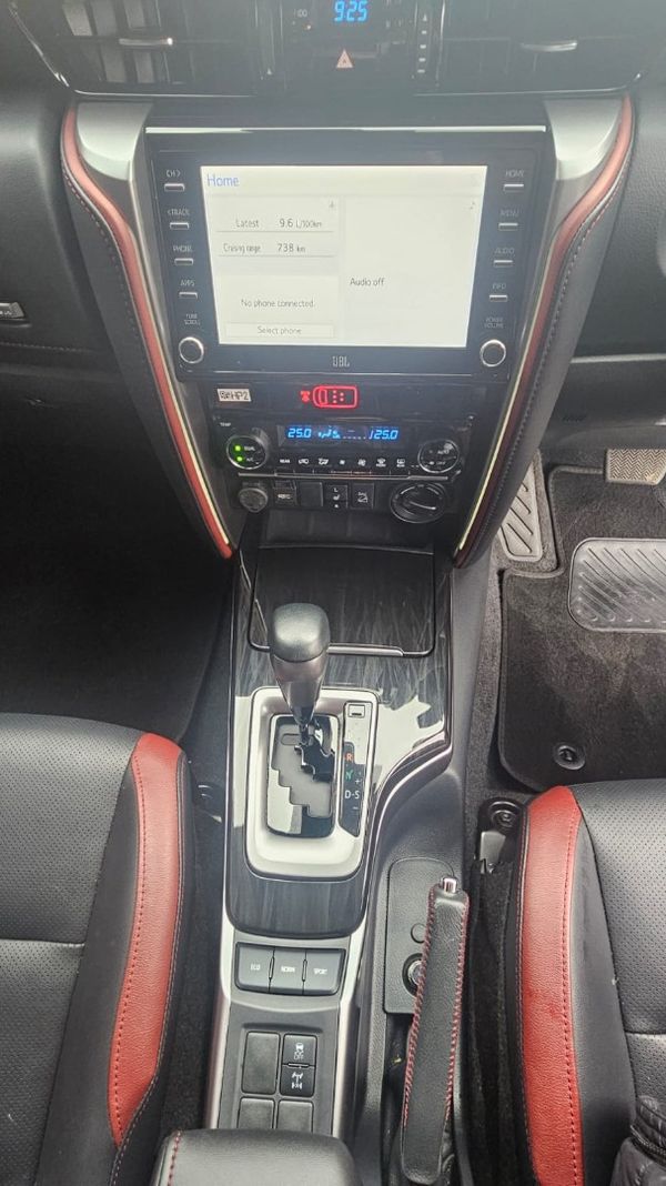2025-Toyota-Fortuner-28-GD-6-4x4-VX-Auto image:13