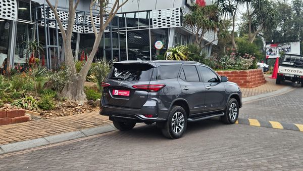 2025-Toyota-Fortuner-28-GD-6-4x4-VX-Auto image:4