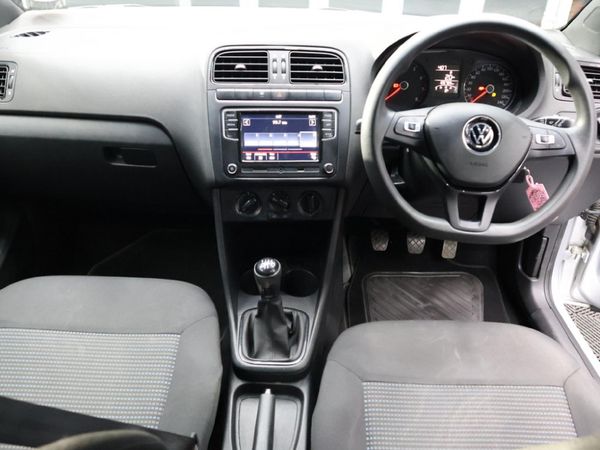 2022-Volkswagen-Polo-Vivo-14-Comfortline-5-dr image:10