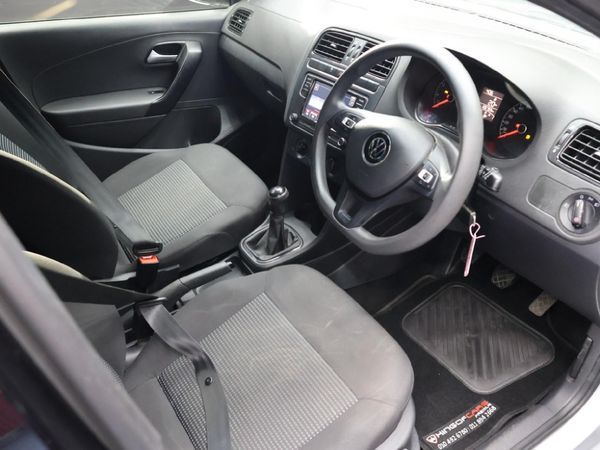 2022-Volkswagen-Polo-Vivo-14-Comfortline-5-dr image:11
