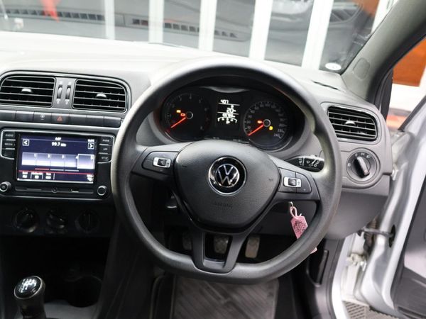 2022-Volkswagen-Polo-Vivo-14-Comfortline-5-dr image:12