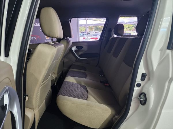 2018-Mahindra-TUV-300-15-TD-7-seat image:12
