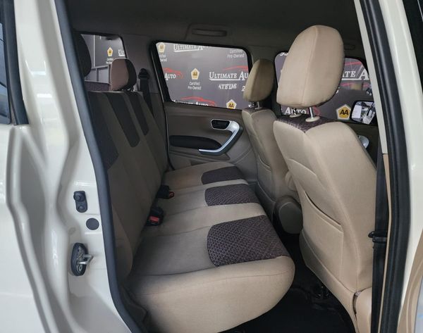 2018-Mahindra-TUV-300-15-TD-7-seat image:15