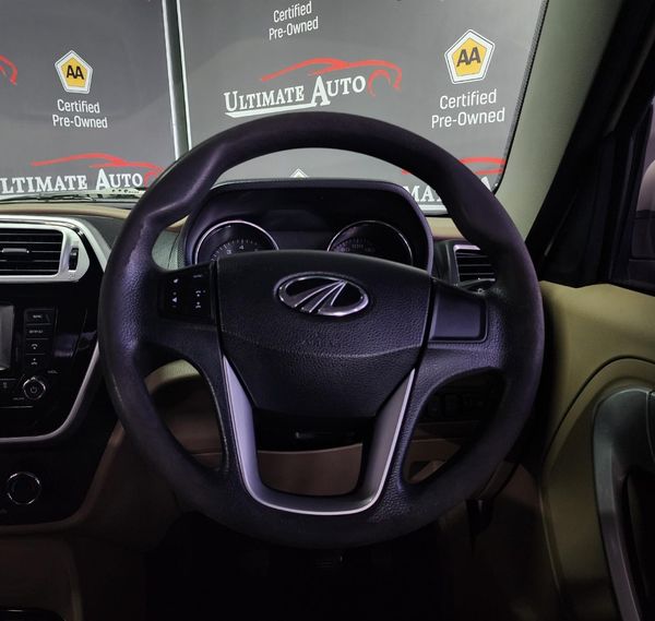 2018-Mahindra-TUV-300-15-TD-7-seat image:17