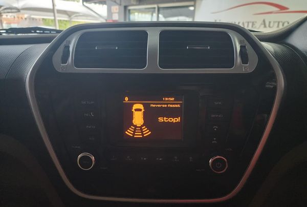 2018-Mahindra-TUV-300-15-TD-7-seat image:8
